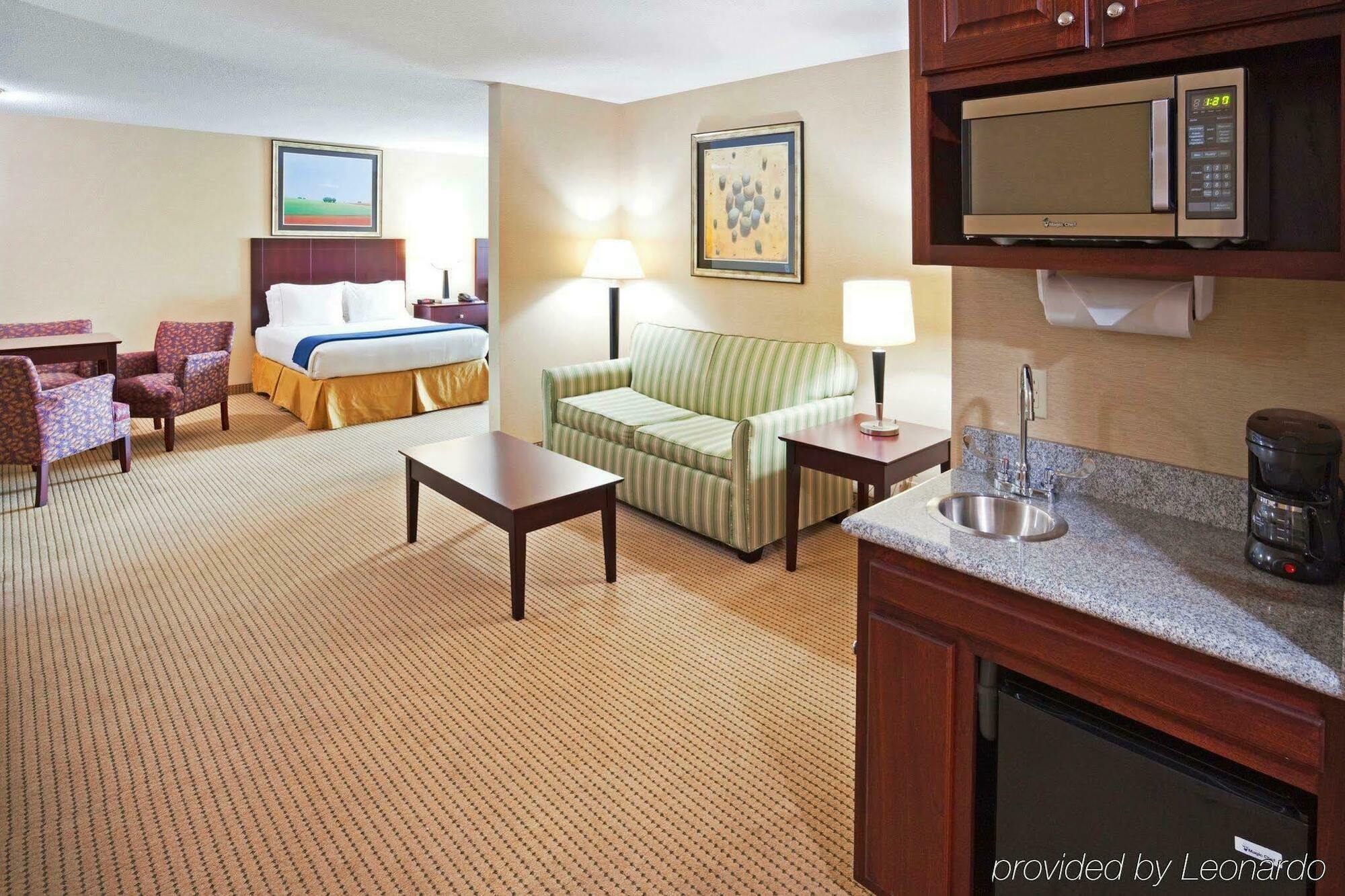 Holiday Inn Express Hotel & Suites Cincinnati Southeast Newport By Ihg Bellevue Habitación foto