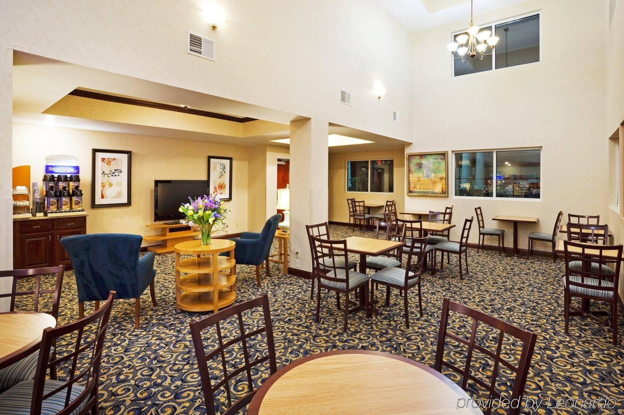 Holiday Inn Express Hotel & Suites Cincinnati Southeast Newport By Ihg Bellevue Exterior foto